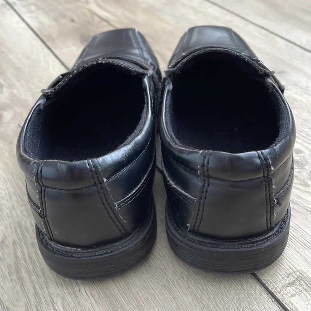 Smart Fit Boys Black Dress Shoes Size 2.5